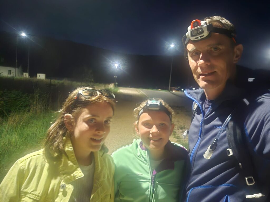 20250906_1201_Glovelier