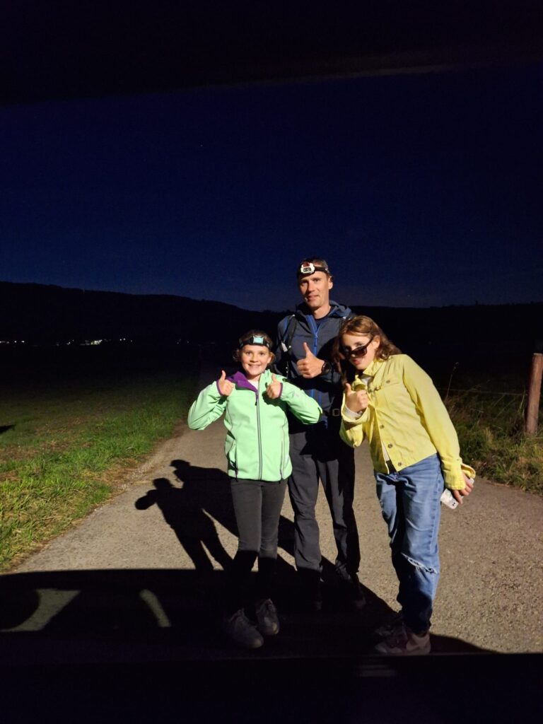 20250906_1202_Glovelier